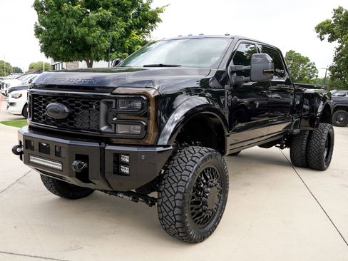 Used 2026 Ford F450 Platinum w/ FX4 Off-Road Package AWD/4WD image 8