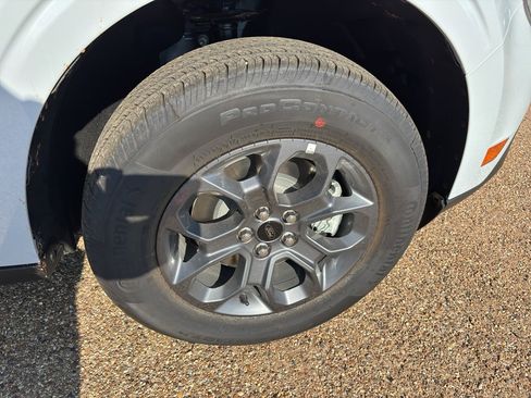 New 2025 Ford Maverick XLT w/ XLT Luxury Package image 9