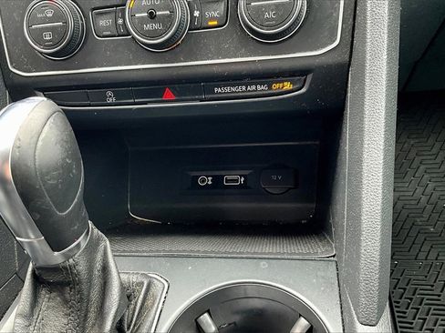 Used 2019 Volkswagen Atlas SE image 31