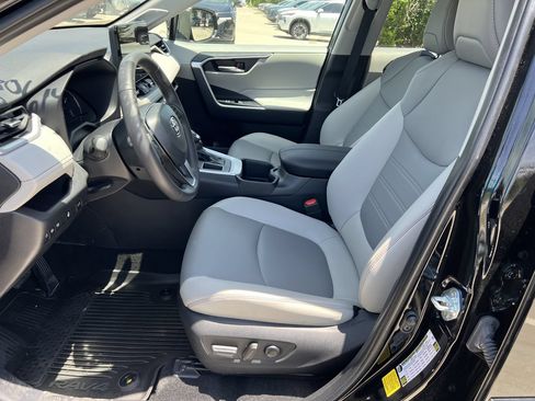 Used 2025 Toyota RAV4 XLE Premium w/ Weather Package FWD image 9