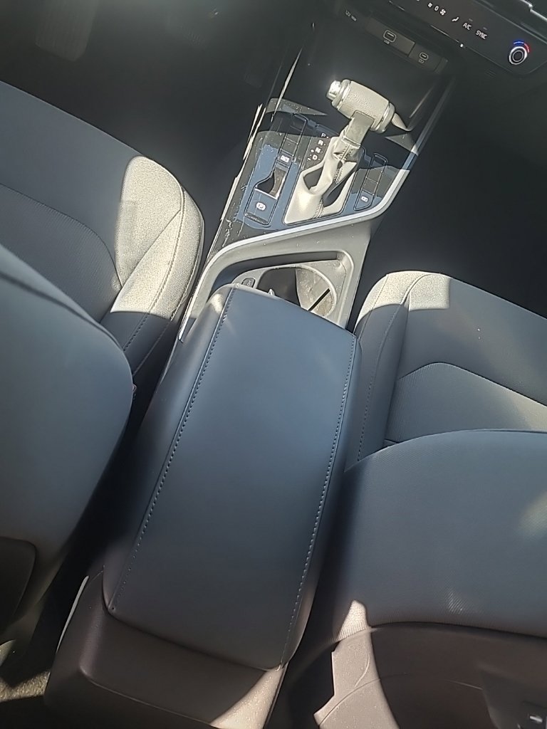 Certified 2025 Kia Niro LX FWD image 15