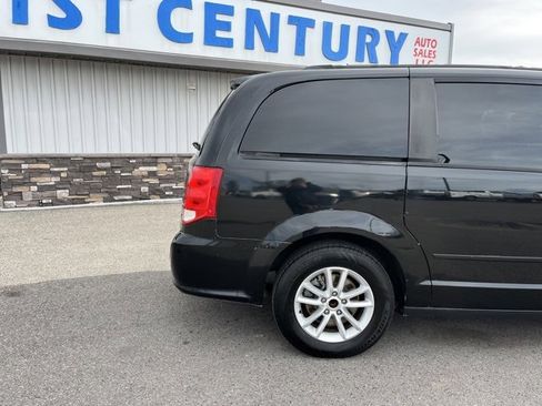 Used 2016 Dodge Grand Caravan SXT w/ Rear Park Assist Package image 17