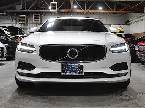 Used 2017 Volvo S90 T6 Momentum w/ Vision Package image 2