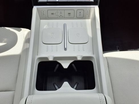Used 2025 Hyundai Santa Fe Calligraphy FWD image 27