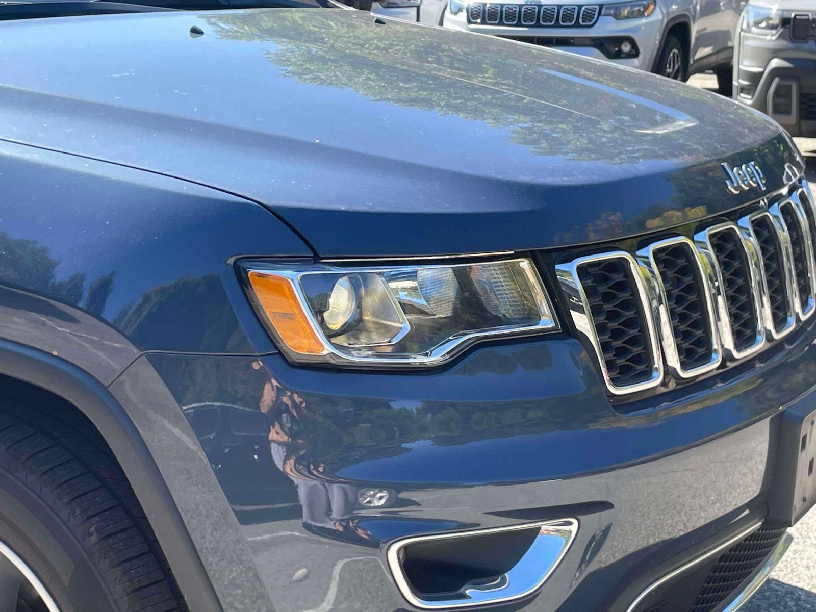Used 2021 Jeep Grand Cherokee Limited AWD/4WD image 10