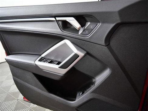 Certified 2022 Audi Q3 2.0T Premium Plus w/ Premium Plus Package image 29