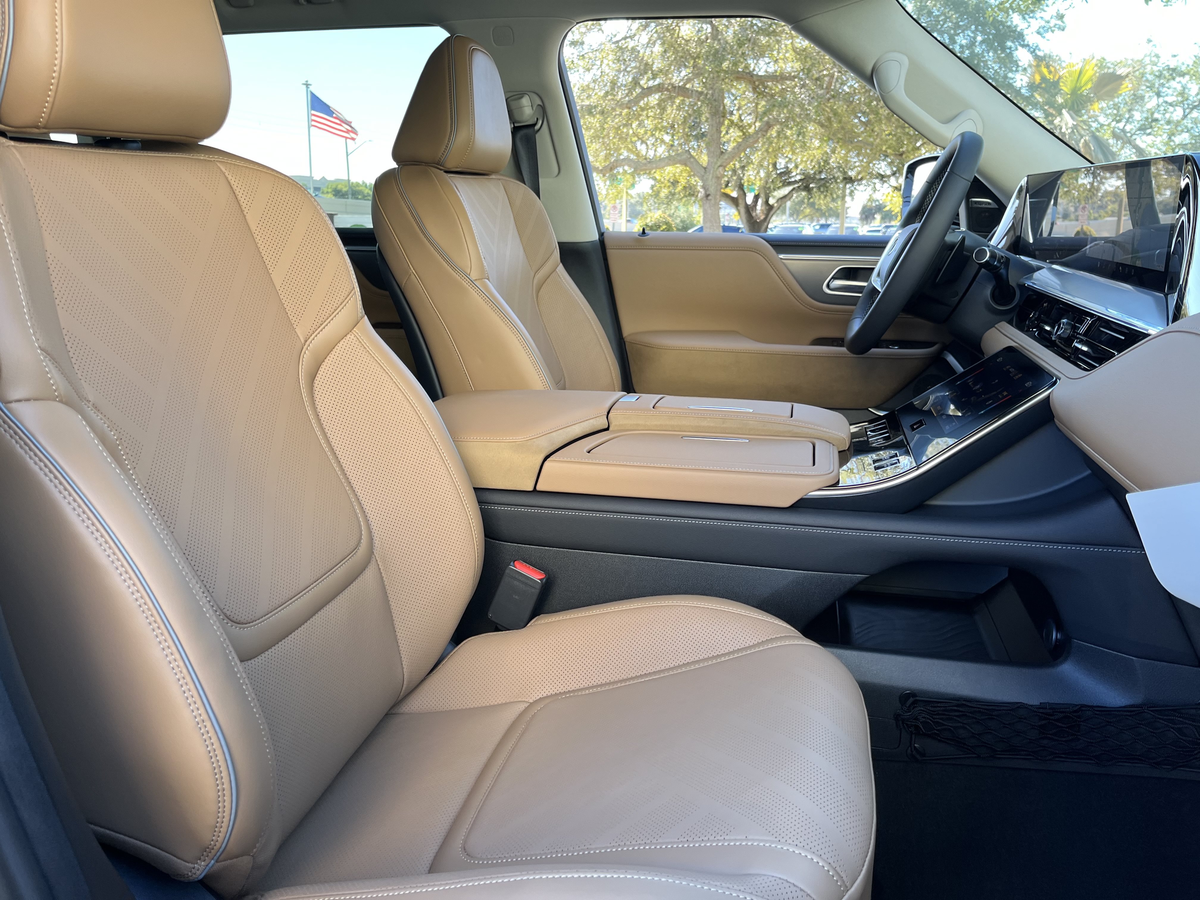 New 2027 INFINITI QX80 Luxe w/ Cargo Package RWD image 19