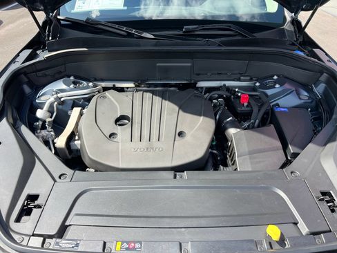 Used 2023 Volvo XC90 B5 Core AWD/4WD image 16