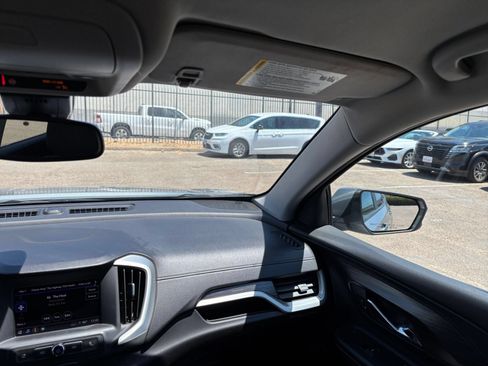Used 2024 GMC Terrain SLE FWD image 33
