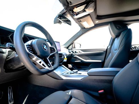 New 2026 BMW 430i xDrive w/ M Sport Package AWD/4WD image 4