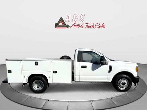 Used 2017 Ford F350 XL w/ Power Equipment Group RWD image 4