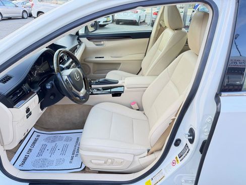 Used 2015 Lexus ES 350 w/ Luxury Package FWD image 12