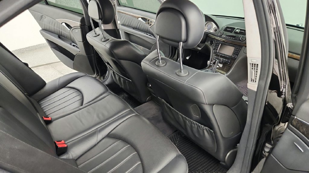 Used 2005 Mercedes-Benz E 55 AMG Sedan image 33