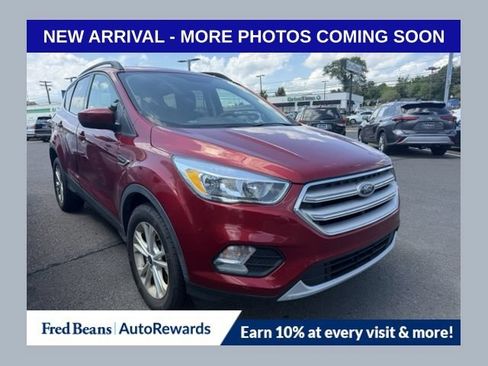 Used 2018 Ford Escape SE w/ SE Sync 3 Package AWD/4WD image 1