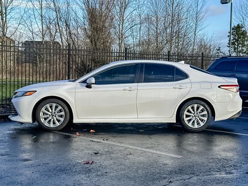 Used 2019 Toyota Camry LE image 7