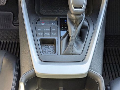 Used 2023 Toyota RAV4 XLE Premium image 18