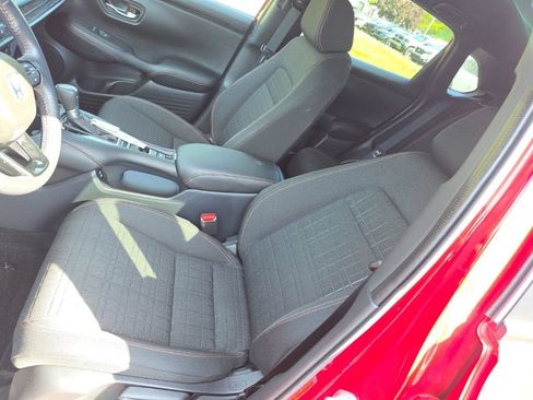 Certified 2025 Honda HR-V Sport image 10