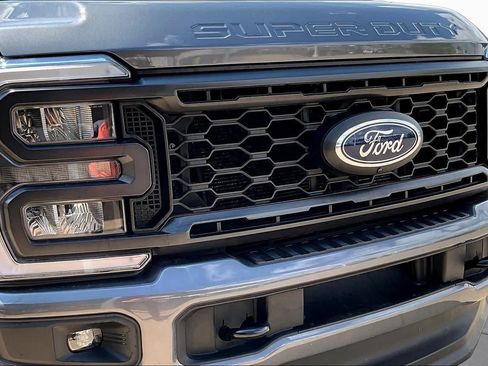 Used 2023 Ford F250 XL w/ STX Appearance Package AWD/4WD image 28
