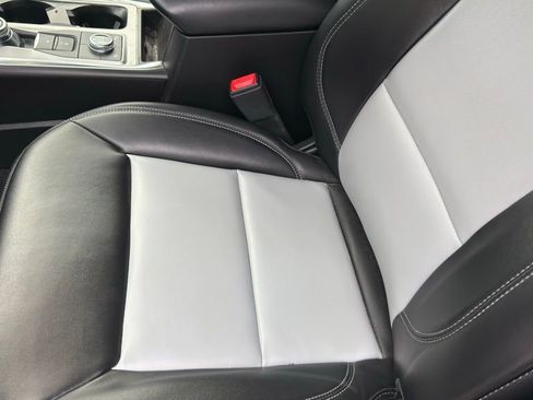 Used 2023 Ford Explorer XLT w/ Equipment Group 202A image 11