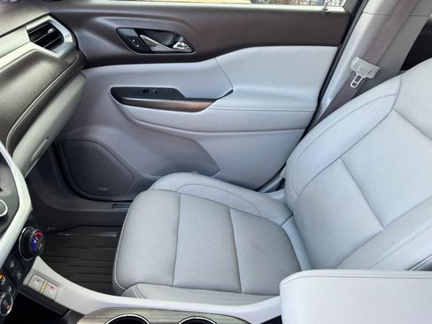 Used 2018 GMC Acadia SLT image 16