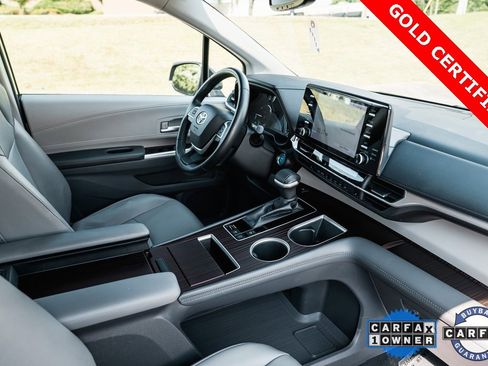 Certified 2021 Toyota Sienna XLE image 11