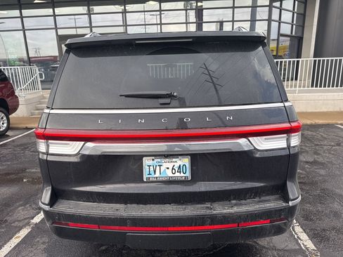 Used 2024 Lincoln Navigator Reserve image 5