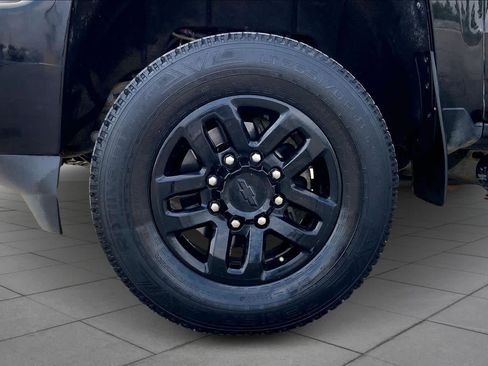 Used 2017 Chevrolet Silverado 2500 LTZ w/ Midnight Edition image 10