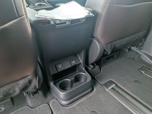 Certified 2023 Toyota Sienna Platinum image 13