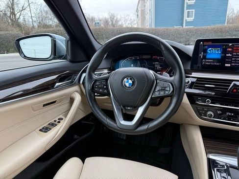 Used 2021 BMW 530i xDrive image 12