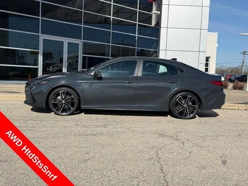 Used 2025 Toyota Camry XSE AWD/4WD image 6