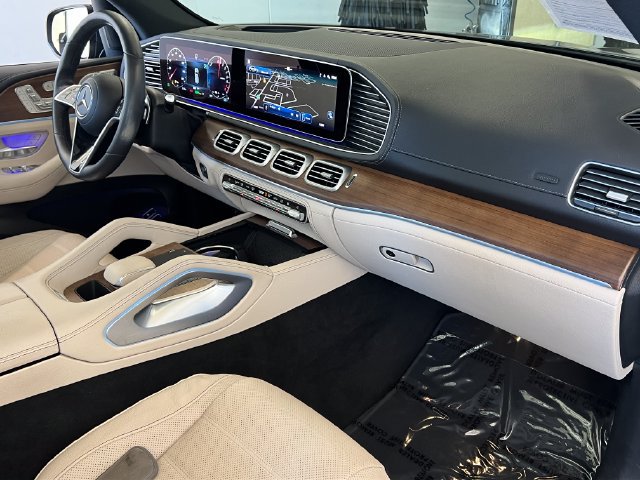 Used 2024 Mercedes-Benz GLE 450e 4MATIC image 36
