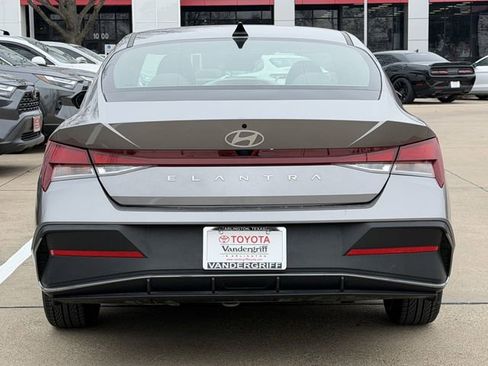 Used 2024 Hyundai Elantra SEL image 5
