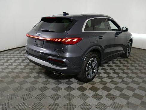 Certified 2025 Audi Q5 Premium w/ Convenience Package AWD/4WD image 3