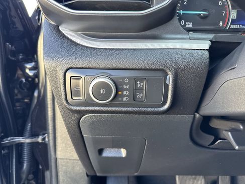 Used 2022 Ford Explorer XLT w/ Equipment Group 202A image 18