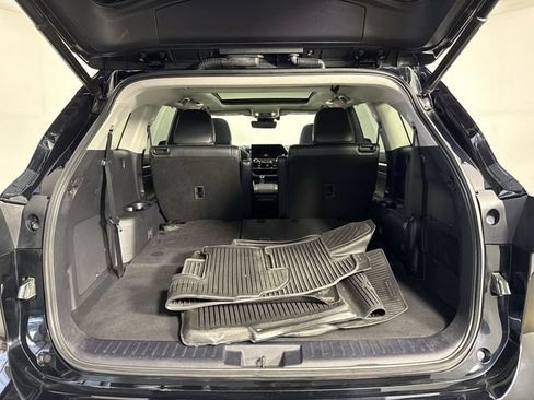 Used 2023 Toyota Highlander Platinum AWD/4WD image 35