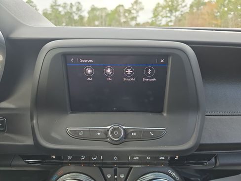 Used 2021 Chevrolet Camaro LT image 26