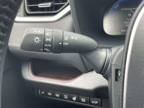 Used 2025 Toyota RAV4 Limited w/ Advanced Technology Package AWD/4WD image 38