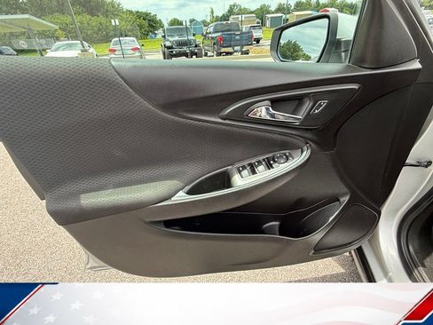Used 2021 Chevrolet Malibu LT FWD image 15