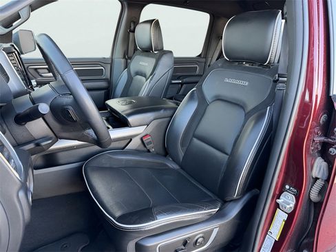 Used 2025 RAM 1500 Laramie image 14