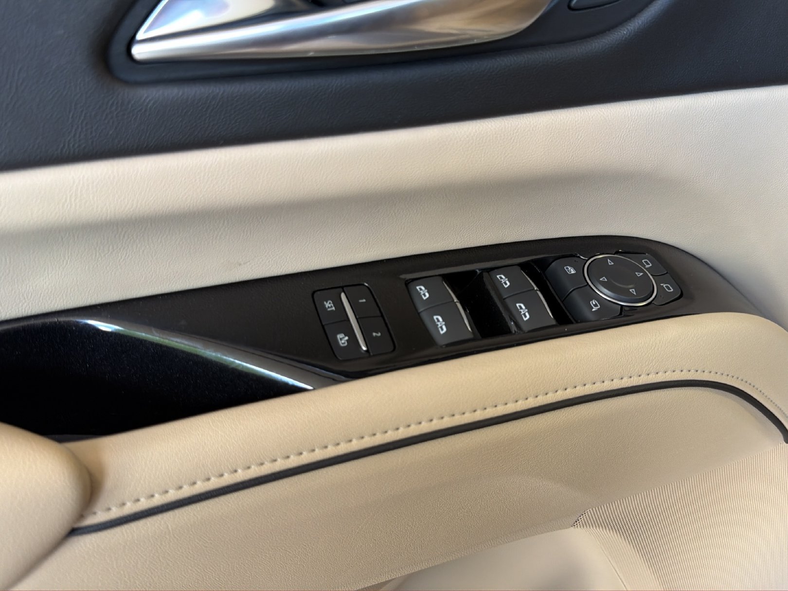 Certified 2022 Cadillac Escalade Premium Luxury RWD image 11