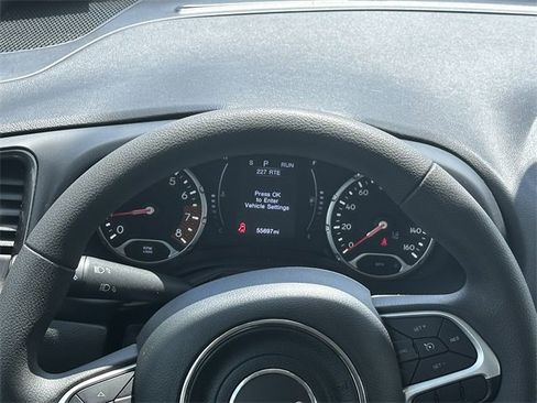 Used 2023 Jeep Renegade Latitude image 25