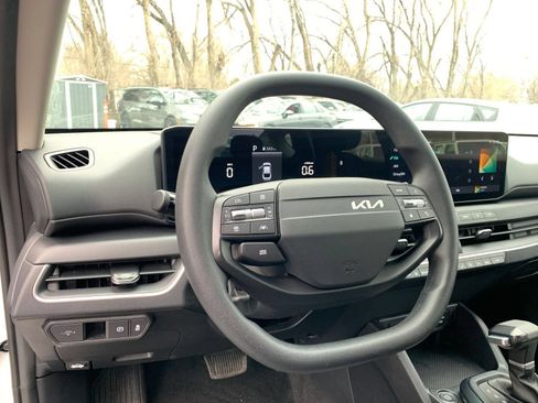 Used 2025 Kia K4 FWD image 33