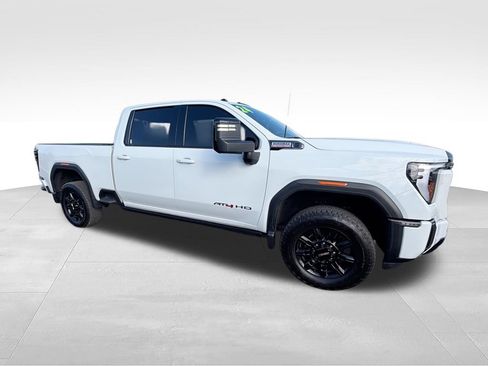 Used 2024 GMC Sierra 2500 AT4 w/ AT4 Preferred Package AWD/4WD image 2