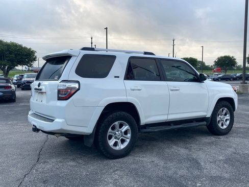 Used 2022 Toyota 4Runner SR5 RWD image 5