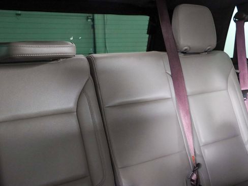 Used 2022 Chevrolet Tahoe LT image 32