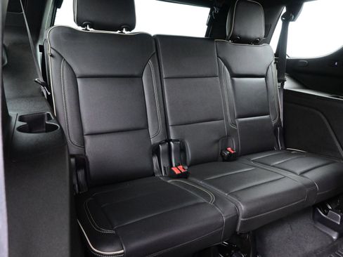 Used 2021 GMC Yukon SLT w/ SLT Premium Package image 17