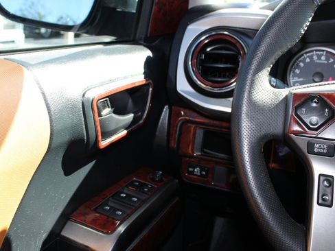 Used 2019 Toyota Tacoma SR5 image 22