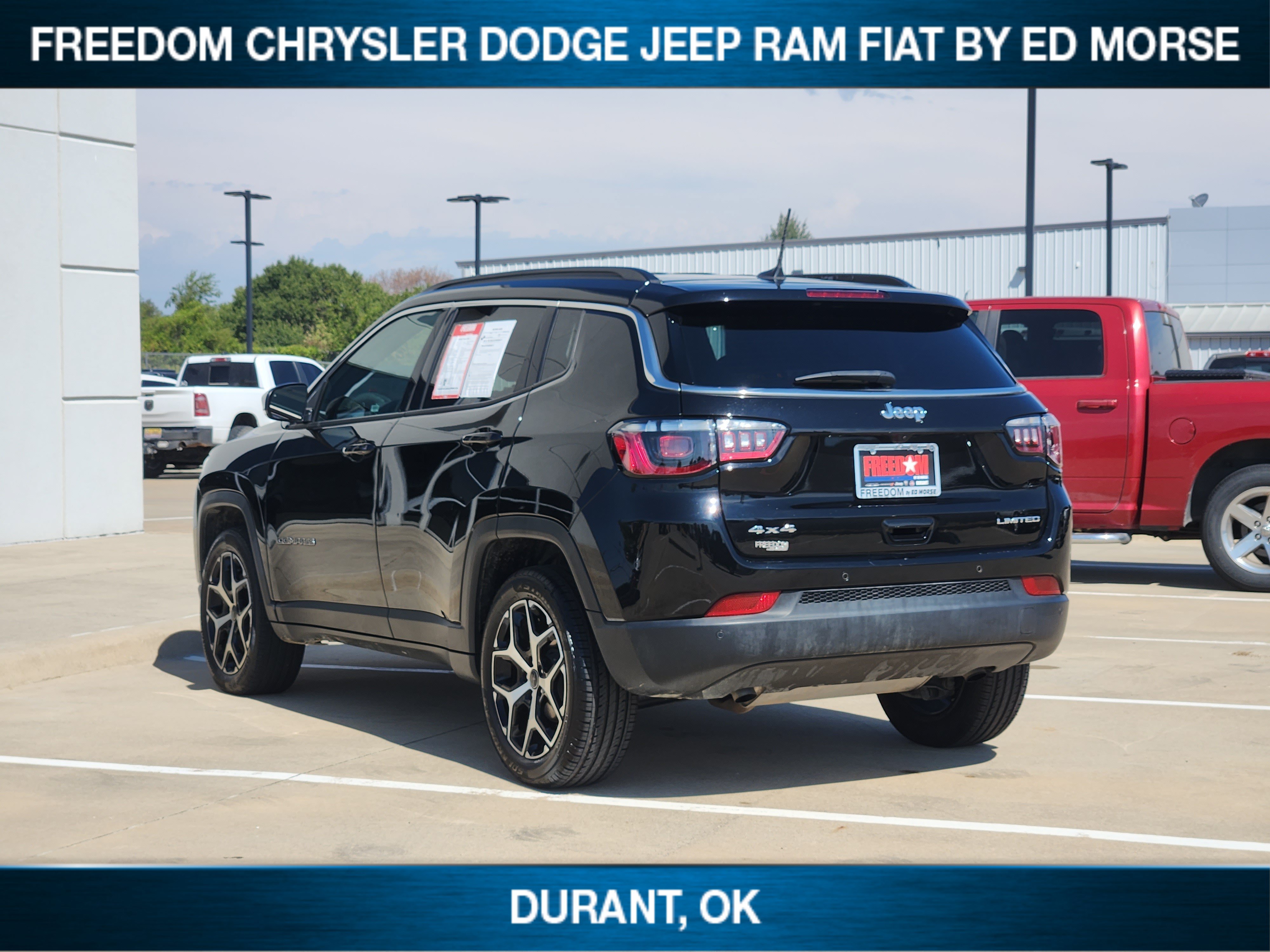Used 2025 Jeep Compass Limited AWD/4WD image 3