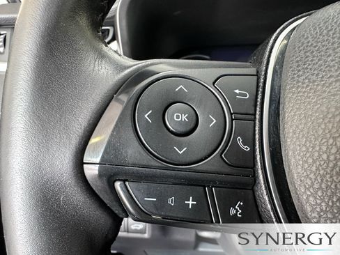 Used 2019 Toyota RAV4 Limited FWD image 19