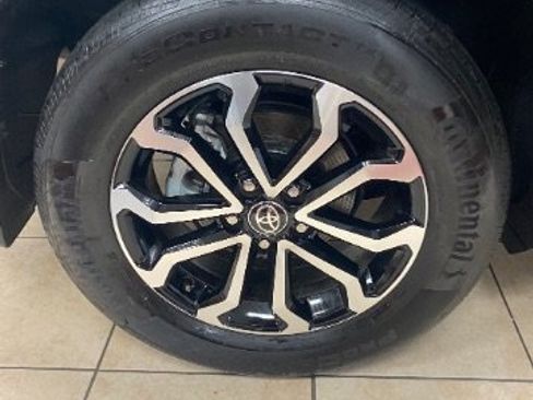 Used 2025 Toyota Corolla Cross AWD Hybrid image 30